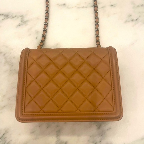 Authentic Chanel crossbody - Picture 3 of 8